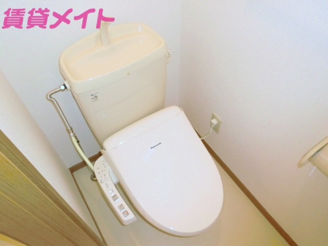 トイレ　同物件別室の画像です