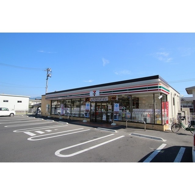 コンビニ　セブンイレブン津山小原店（コンビニ）まで350m