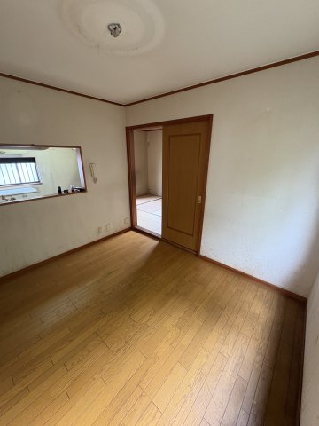 居室・リビング　こちらの居間で趣味の時間をお楽しみください