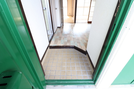 玄関　※別号室の写真になります。