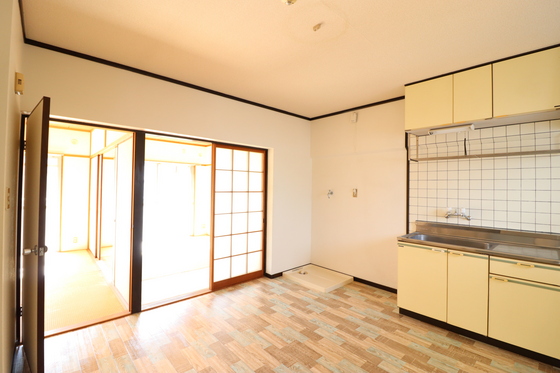 居室・リビング　※別号室の写真になります。