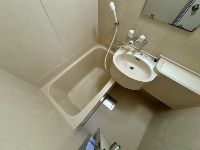 バス・シャワールーム　ユニットバスです。疲れを癒すのに欠かせませんね！