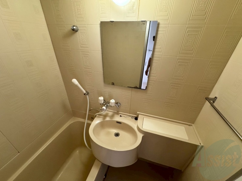 洗面設備　ユニットバス内の洗面台です。朝の身支度もスムーズです。