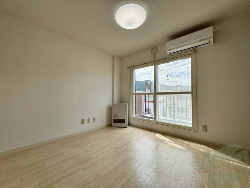 居室・リビング　広々としたリビングですね。使い勝手がよさそうですね！