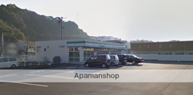 コンビニ　ファミリーマート（コンビニ）まで1289m