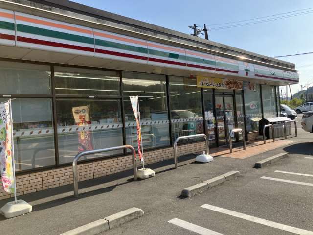コンビニ　セブン－イレブン周南戸田駅前店（コンビニ）まで3695m