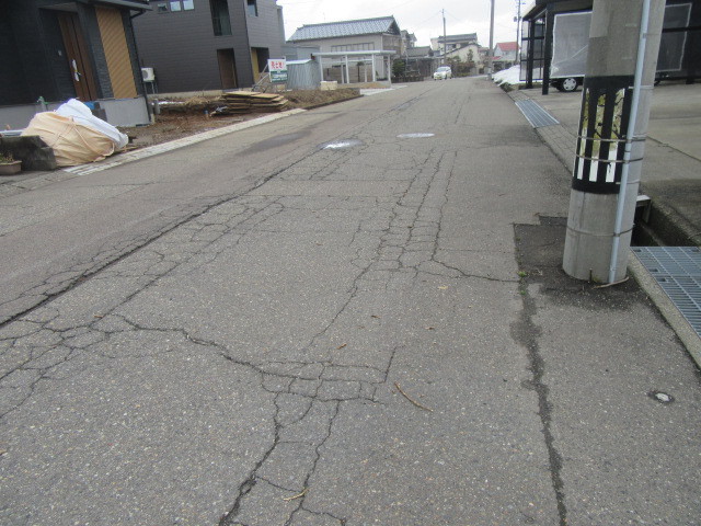 その他　前面道路（その他）まで0m