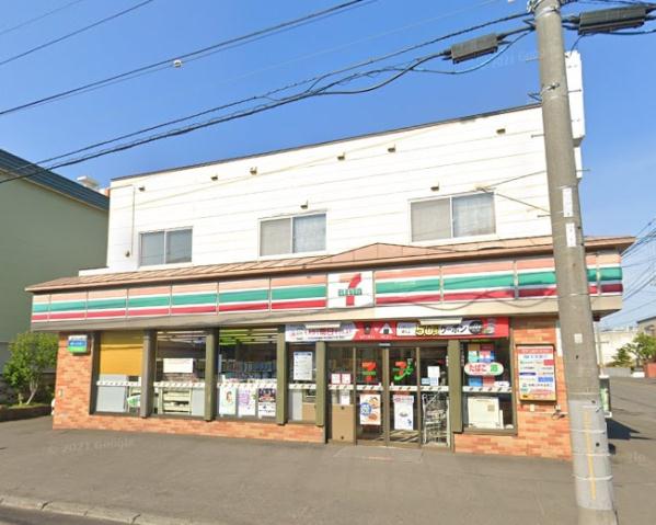 コンビニ　セブンイレブン（コンビニ）まで373m