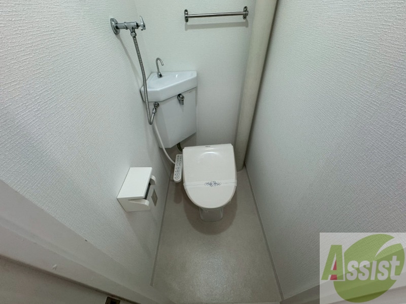 トイレ　ウォシュレット機能がついたトイレ。安心して使用できますね。