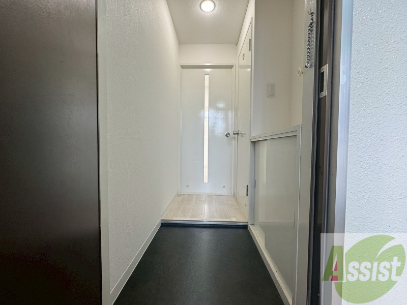 玄関　玄関の様子です。明るい印象ですね。気分もあがりそう。