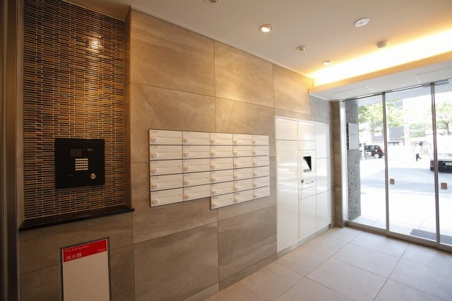 エントランス　エントランス