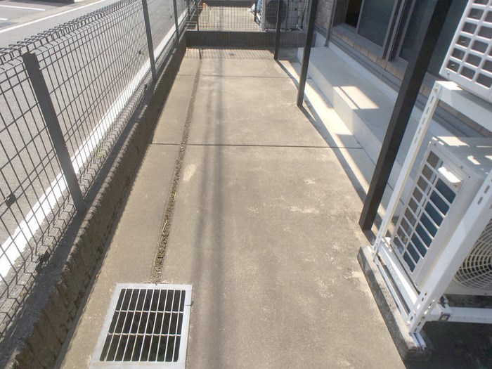 バルコニー　広々テラス