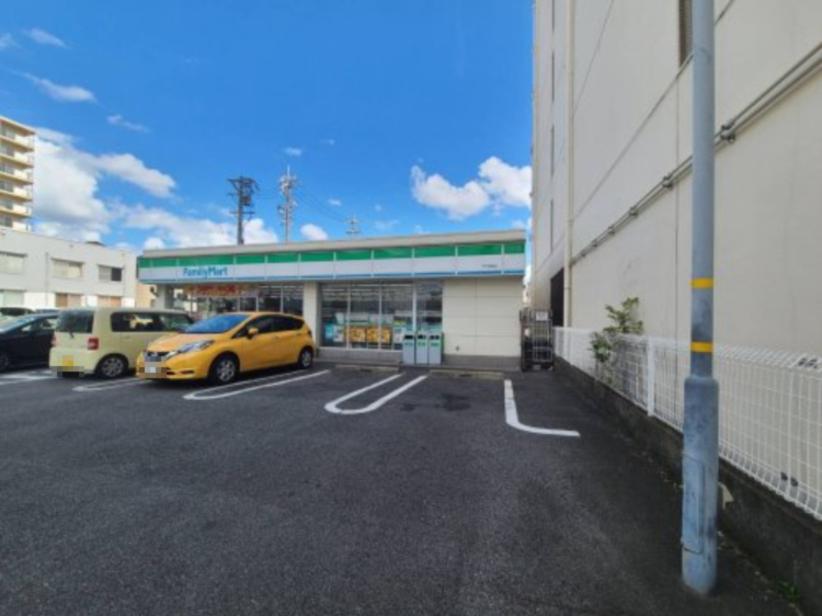 コンビニ　ファミリーマート今池南店（コンビニ）まで393m