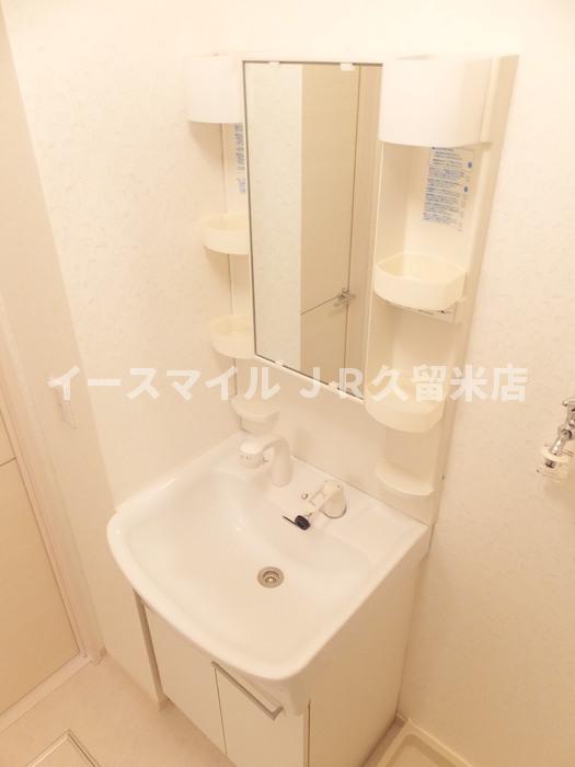 洗面設備　独立洗面化粧台が付いています