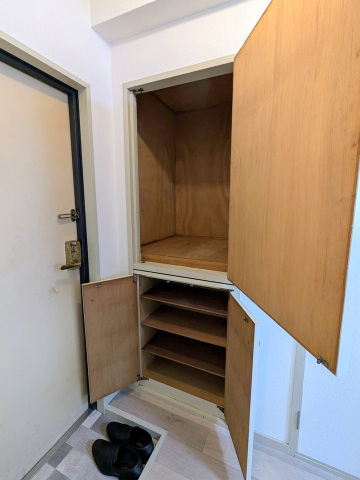 玄関　玄関収納とシューズボックス
