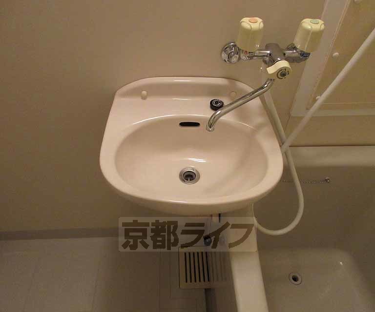 洗面設備　洗面台です