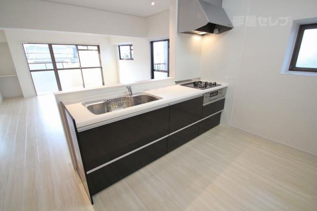 キッチン　大きめのキッチンなので料理がしやすい。