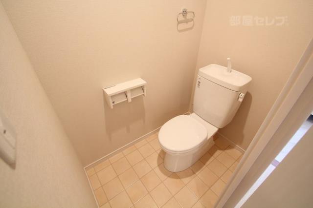 トイレ　清潔感のあるお手洗いです。