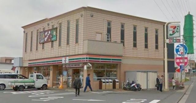 コンビニ　セブンイレブン横浜戸塚町日之出橋店（コンビニ）まで703m