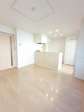 居室・リビング　対面キッチン仕様のLDK