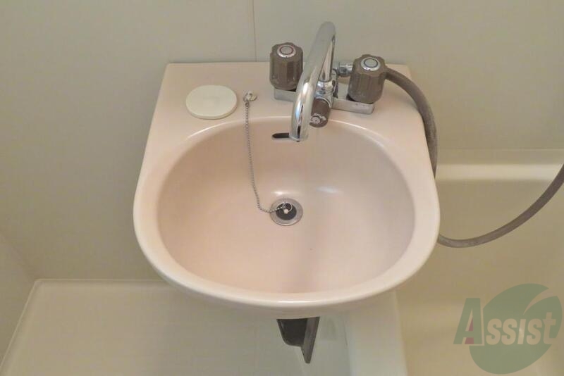 洗面設備　浴槽と洗面を一遍に洗うことができるので便利ですよねー。