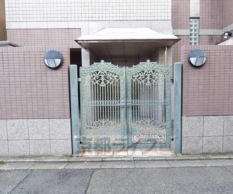 その他共有部分　建物入口です。