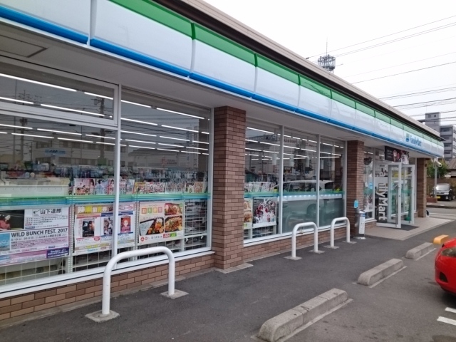 コンビニ　ファミリーマート東石井店（コンビニ）まで1100m