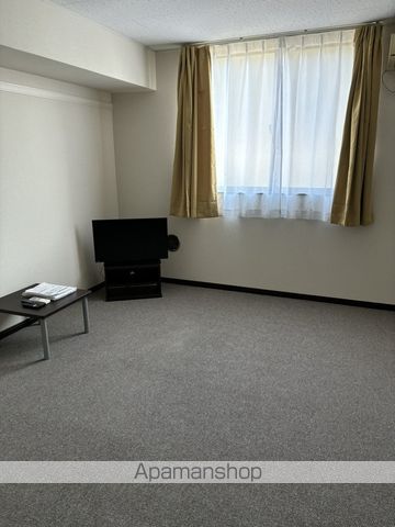 レオネクストエスタシオネスの居間写真