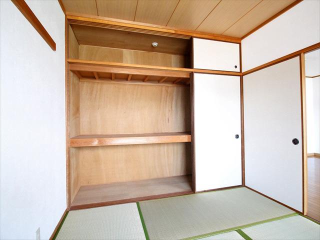 収納　松山市持田町　シェーンブルン持田　和室押入