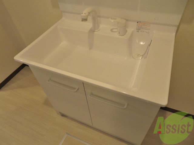 洗面設備　洗面台は、独立です。綺麗なので良いですねー