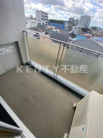 バルコニー　お洗濯にも便利なバルコニー付き