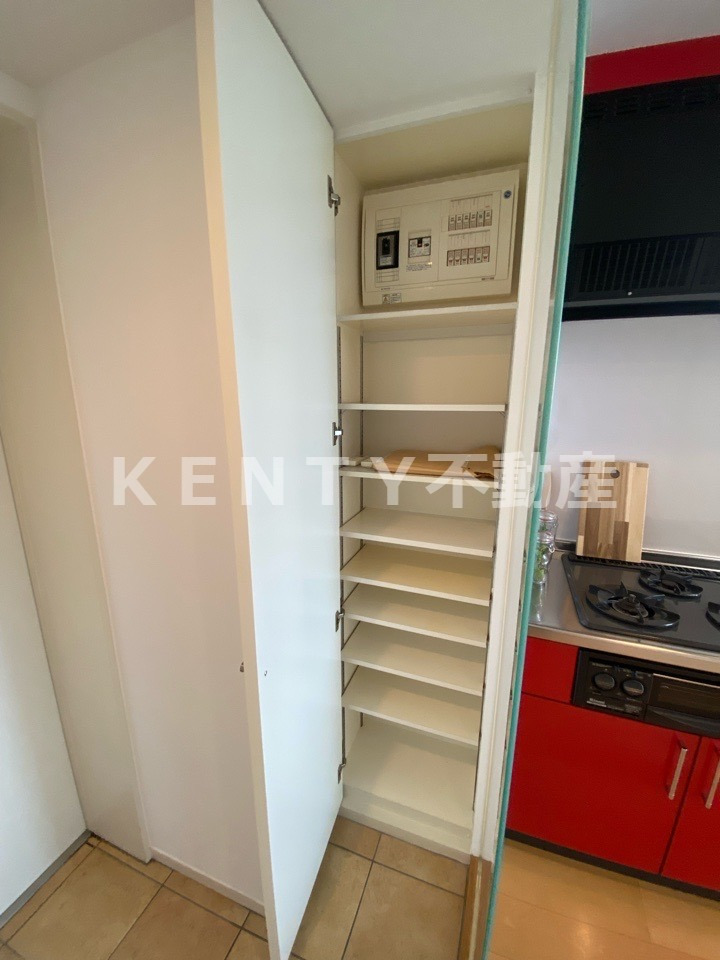 収納　ちょっとした収納スペースも充実しています