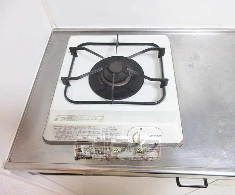 キッチン　ガスコンロ付きです。