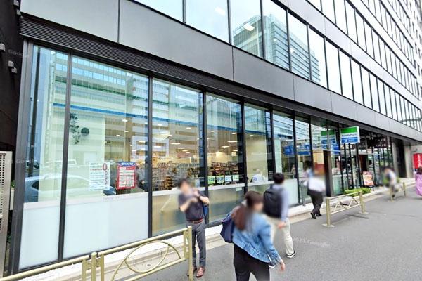 コンビニ　ファミリーマートスバル桜丘246店（コンビニ）まで292m