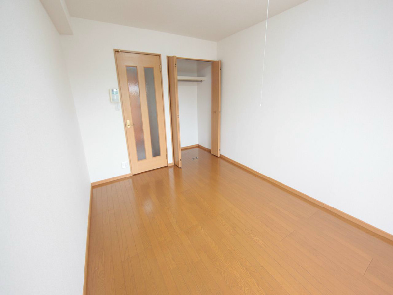 その他部屋・スペース　洋室8.4帖　クローゼット（収納充実してます）