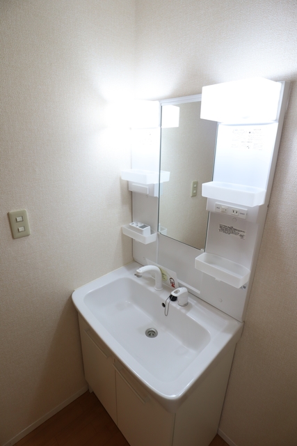 洗面設備　※同物件別部屋写真です。現況優先です