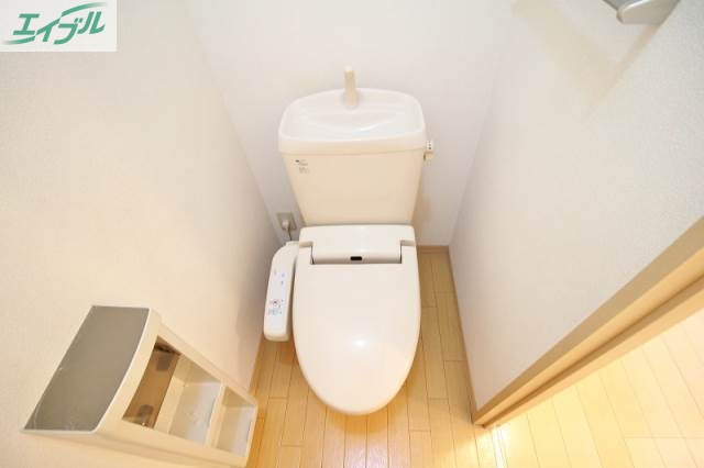 トイレ　温水洗浄便座