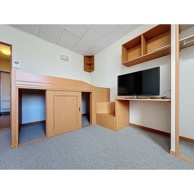 その他設備　造付けベッド（下部収納あり）