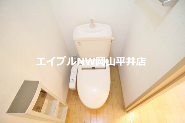 トイレ　温水洗浄便座