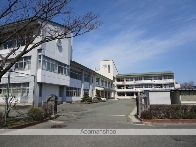 中学校　見前中学校（中学校）まで576m