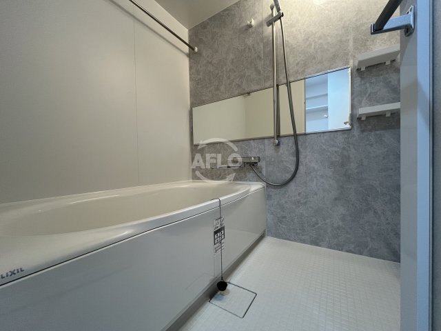 バス・シャワールーム　スプランディッド上本町WESTII　浴室