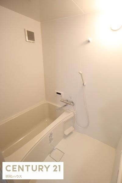 バス・シャワールーム　【参考】105号室の写真（反転タイプ）