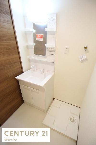 洗面設備　【参考】105号室の写真（反転タイプ）