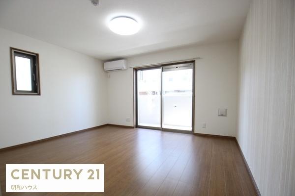 居室・リビング　【参考】105号室の写真（反転タイプ）