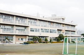 小学校　高崎市立滝川小学校（小学校）まで9357m