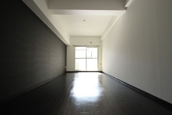 居室・リビング　※別号室の写真です。