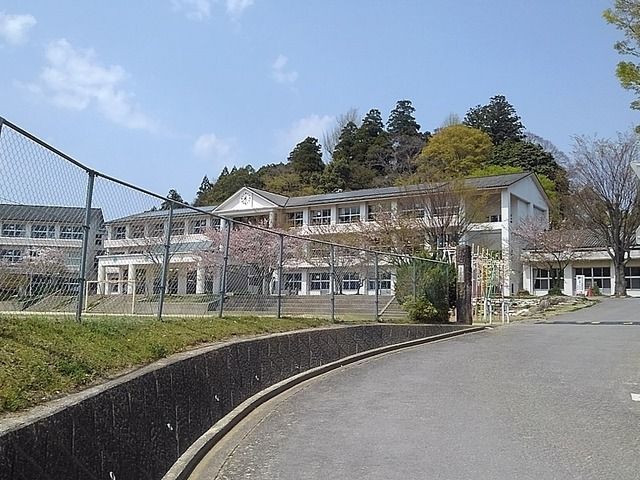 小学校　玖珠町立塚脇小学校（小学校）まで1200m