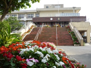 小学校　那覇市立高良小学校（小学校）まで750m