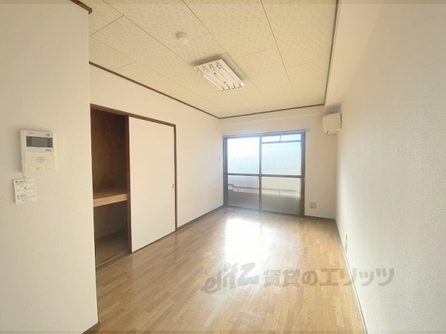 居室・リビング　洋室