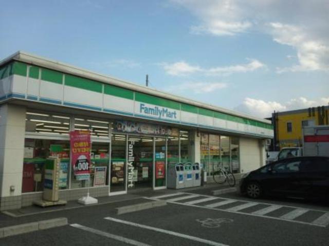コンビニ　ファミリーマート和歌山湊御殿店（コンビニ）まで589m